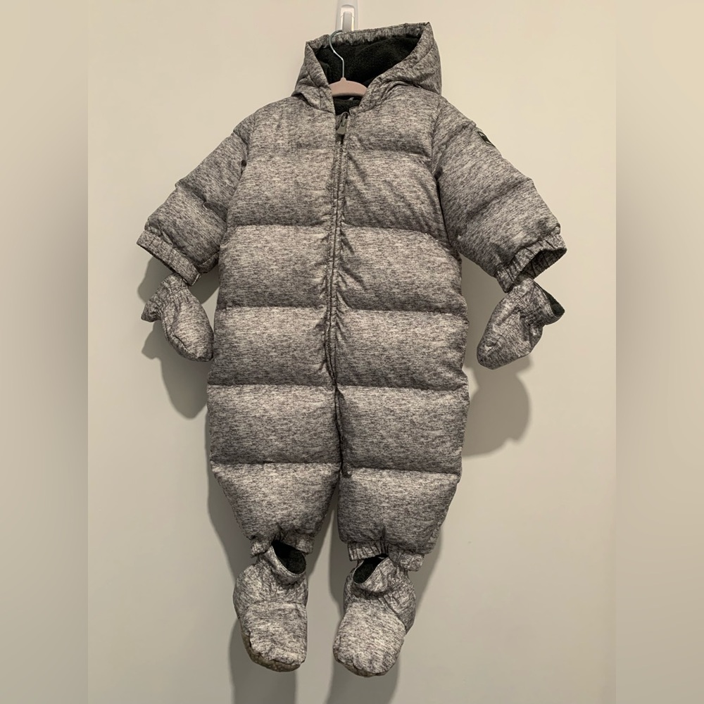 Gap grey coloured snowsuit. Size 6-12 months.